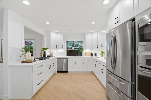 385 Carmelita Drive, Mountain View, CA 94040