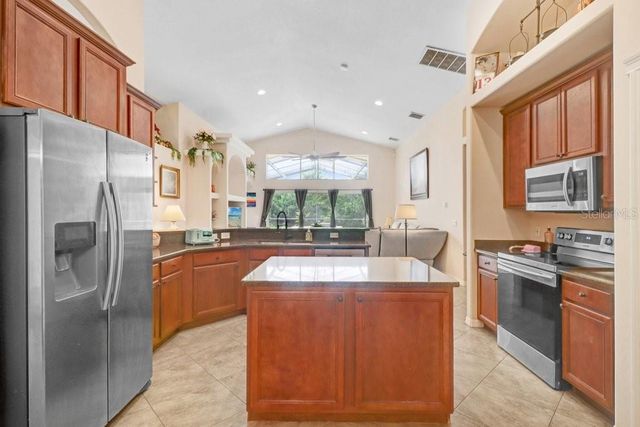 6803 CROMWELL GARDEN DRIVE, Apollo Beach, FL 33572