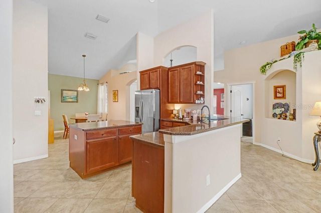 6803 CROMWELL GARDEN DRIVE, Apollo Beach, FL 33572