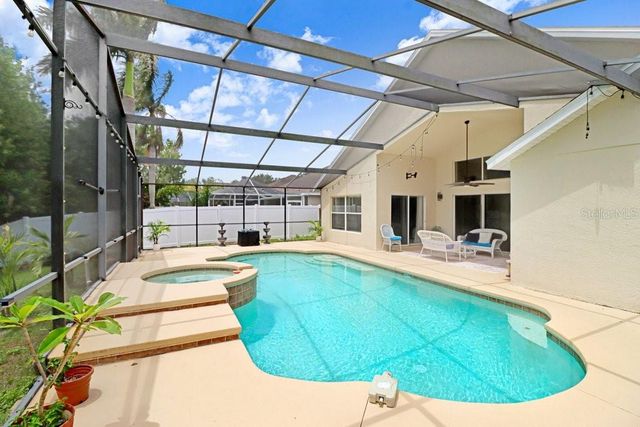 6803 CROMWELL GARDEN DRIVE, Apollo Beach, FL 33572