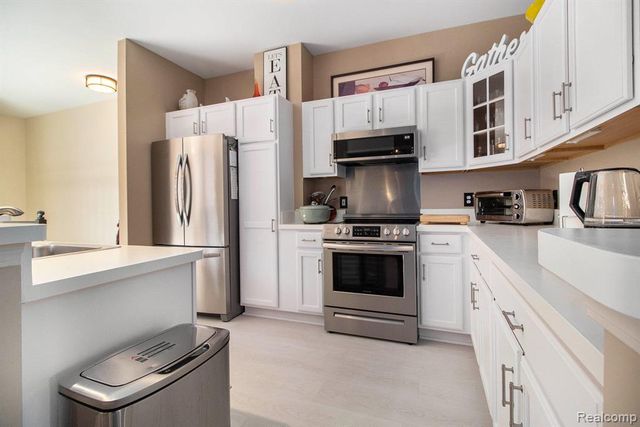 50197 Monroe Street 83, Canton, MI 48188