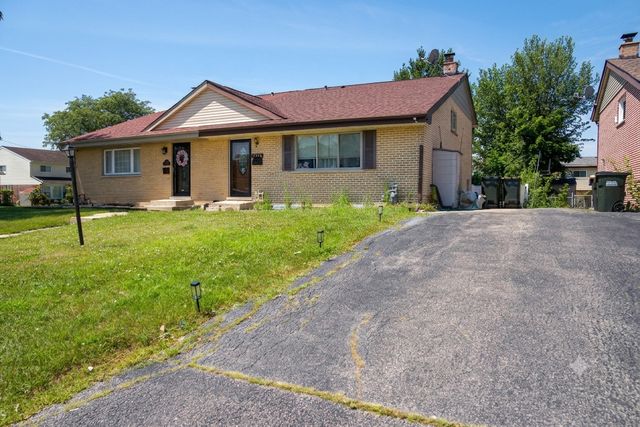 9406 N Oak Avenue, Des Plaines, IL 60016