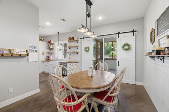 300 Mockingbird Lane, Springtown, TX 76082