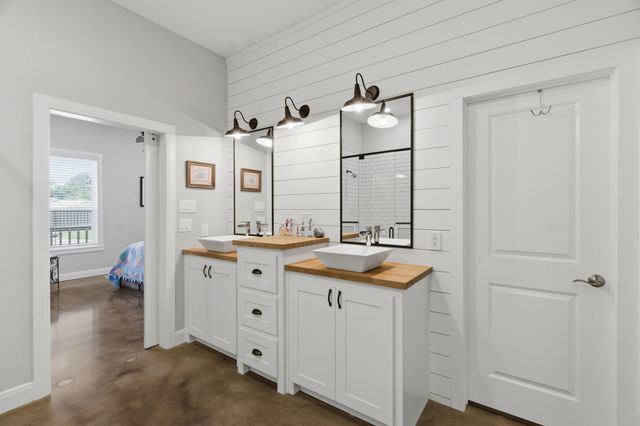 300 Mockingbird Lane, Springtown, TX 76082