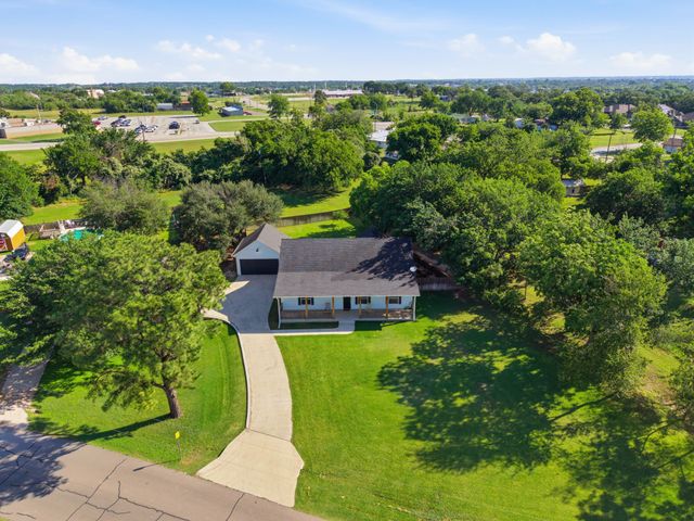 300 Mockingbird Lane, Springtown, TX 76082