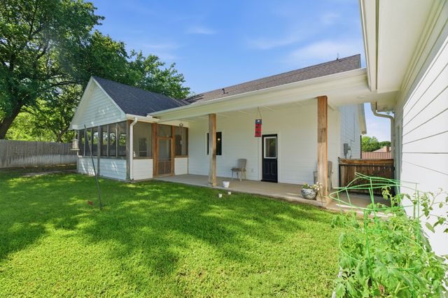 300 Mockingbird Lane, Springtown, TX 76082