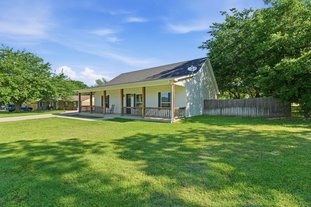 300 Mockingbird Lane, Springtown, TX 76082