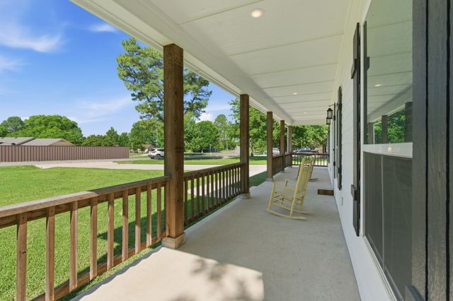 300 Mockingbird Lane, Springtown, TX 76082