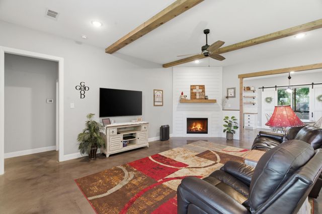 300 Mockingbird Lane, Springtown, TX 76082