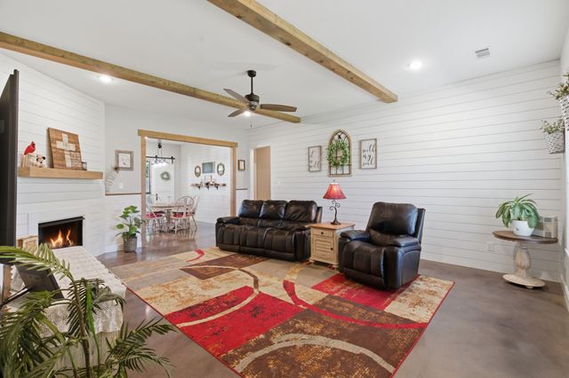 300 Mockingbird Lane, Springtown, TX 76082