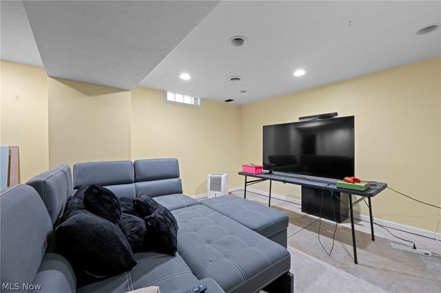 9864 Burton Drive, Twinsburg, OH 44087