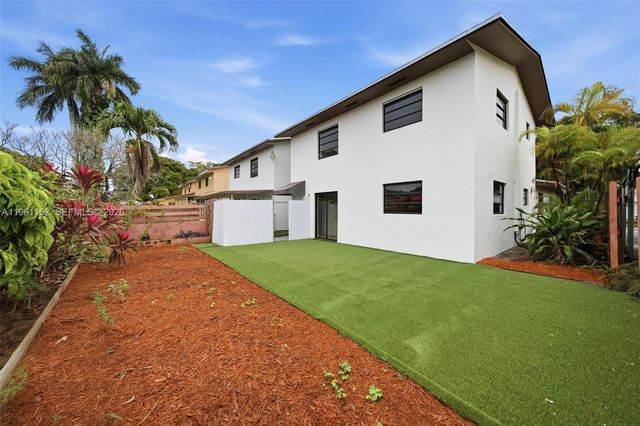 1281 W 42nd St 1, Hialeah, FL 33012