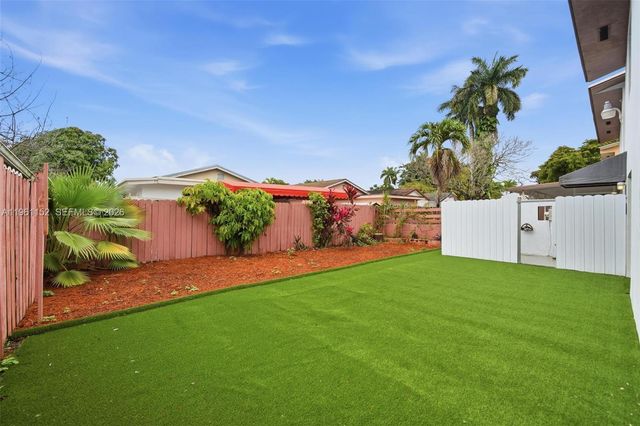 1281 W 42nd St 1, Hialeah, FL 33012