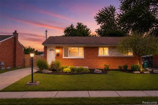 29501 Brown Court, Garden City, MI 48135