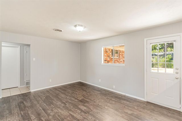 1021 Patricia Street, Irving, TX 75060