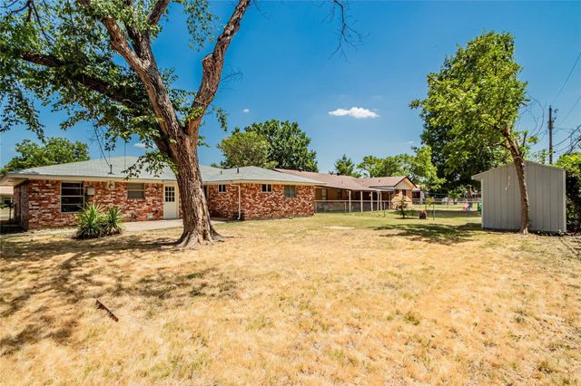 1021 Patricia Street, Irving, TX 75060