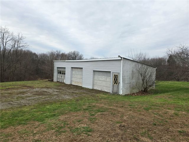 465 Isle Rd, Franklin Twp, PA 16001