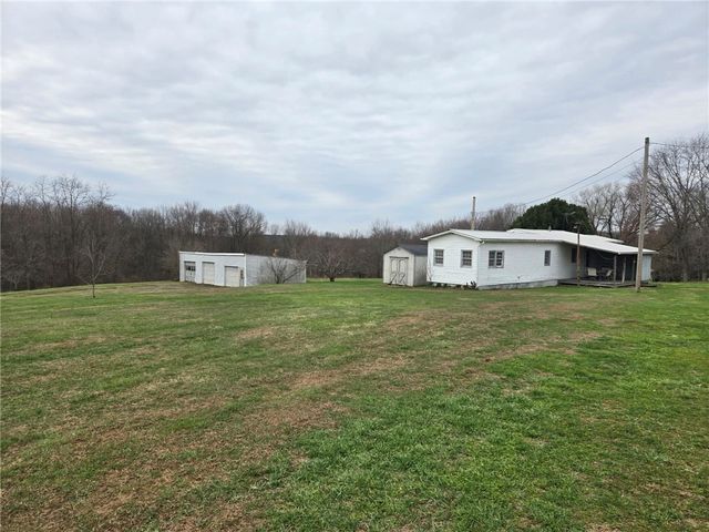 465 Isle Rd, Franklin Twp, PA 16001