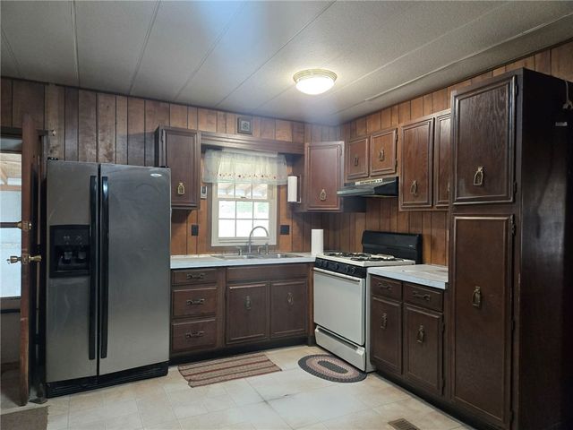 465 Isle Rd, Franklin Twp, PA 16001