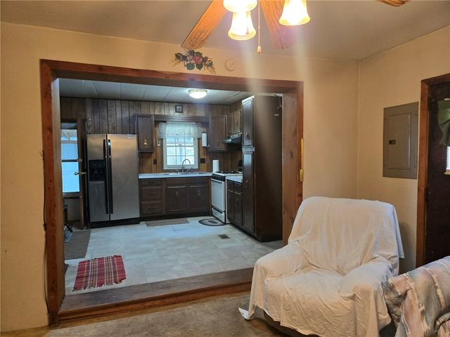 465 Isle Rd, Franklin Twp, PA 16001