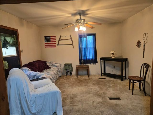 465 Isle Rd, Franklin Twp, PA 16001