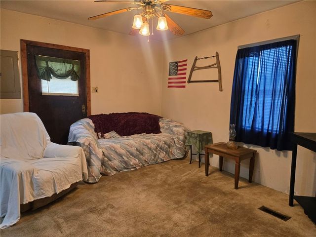 465 Isle Rd, Franklin Twp, PA 16001