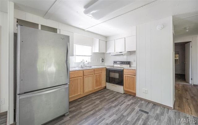 25190 McDonald Drive, Lebanon, MO 65536