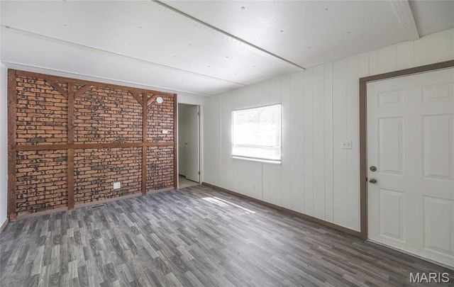 25190 McDonald Drive, Lebanon, MO 65536