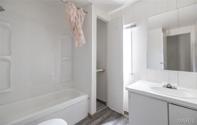 25190 McDonald Drive, Lebanon, MO 65536