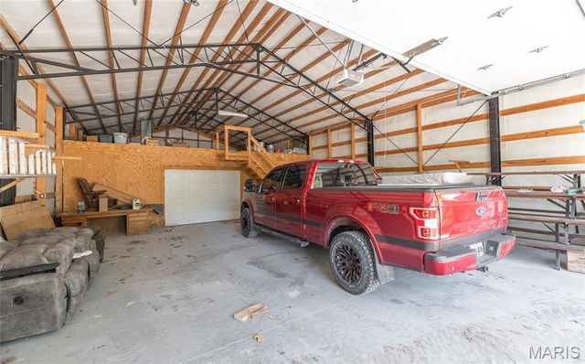 25190 McDonald Drive, Lebanon, MO 65536