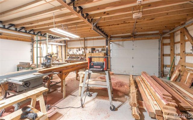 25190 McDonald Drive, Lebanon, MO 65536