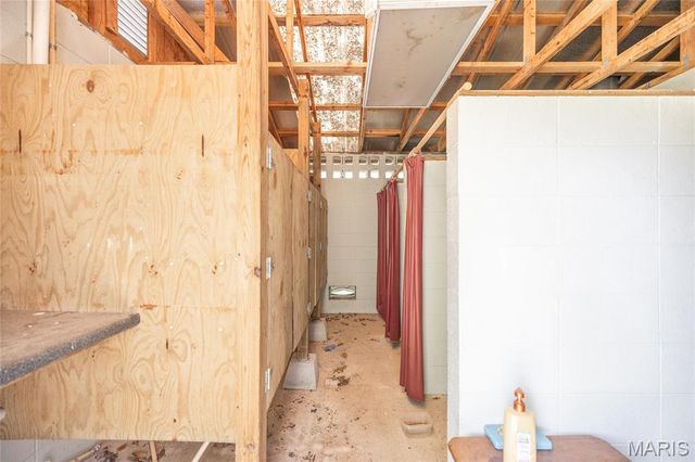 25190 McDonald Drive, Lebanon, MO 65536