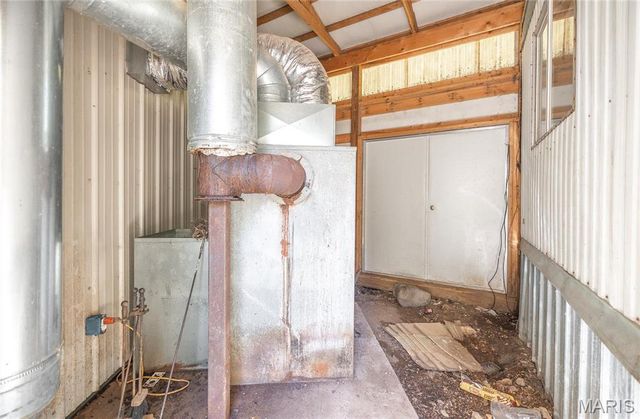 25190 McDonald Drive, Lebanon, MO 65536