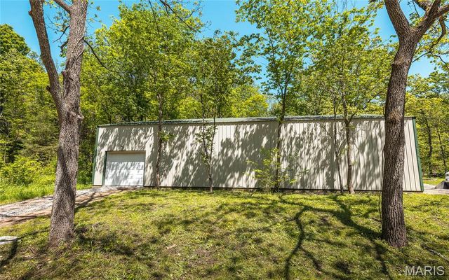 25190 McDonald Drive, Lebanon, MO 65536