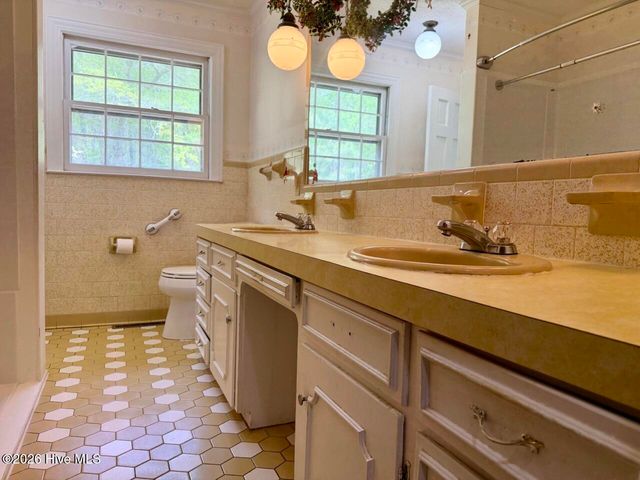 12445 U.S. 64, Williamston, NC 27892