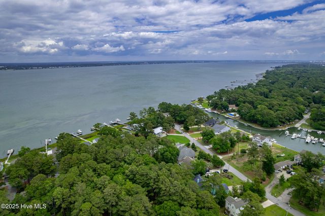 107 Cottonwood Court, Pine Knoll Shores, NC 28512