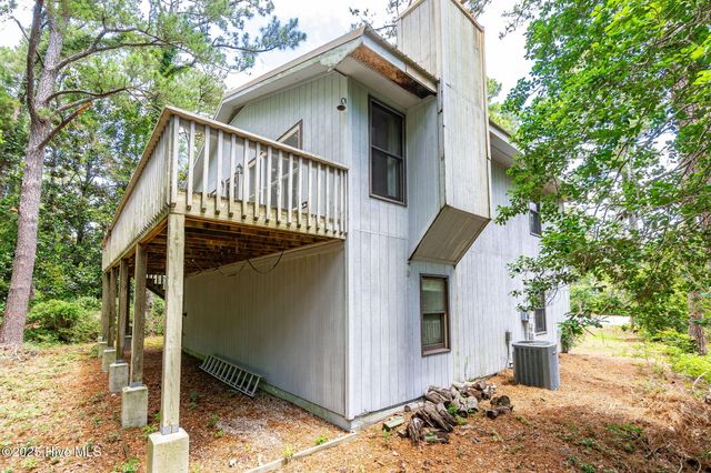 107 Cottonwood Court, Pine Knoll Shores, NC 28512