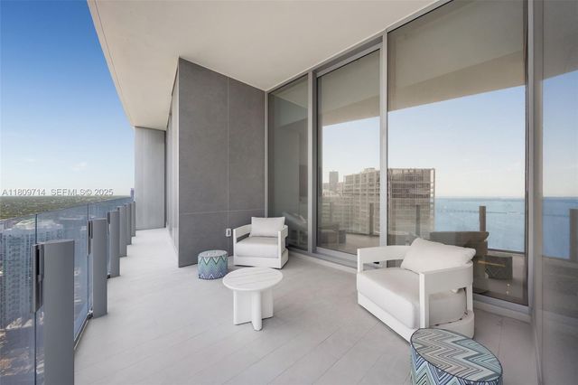300 Biscayne Blvd Way 5205W, Miami, FL 33131