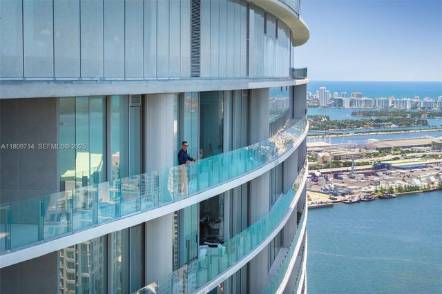 300 Biscayne Blvd Way 5205W, Miami, FL 33131