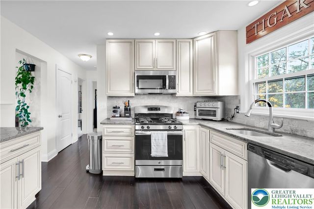 801 Ludlow Street, Palmer Twp, PA 18045