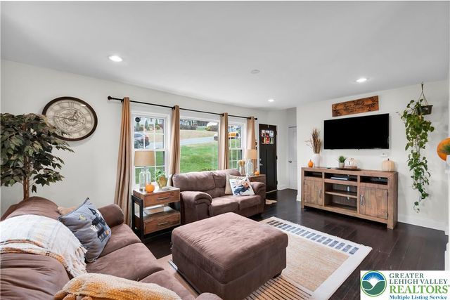 801 Ludlow Street, Palmer Twp, PA 18045