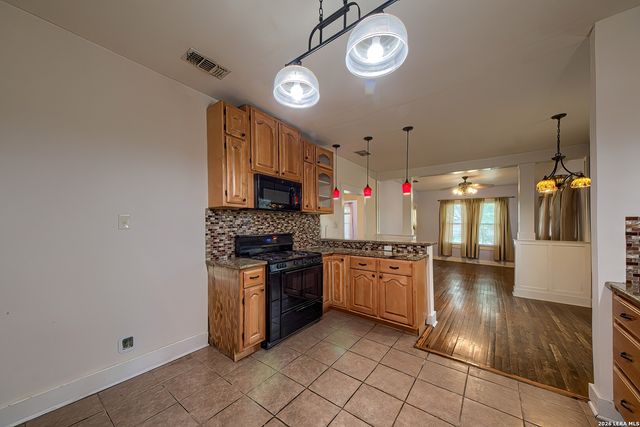 731 PEABODY AVE, San Antonio, TX 78211