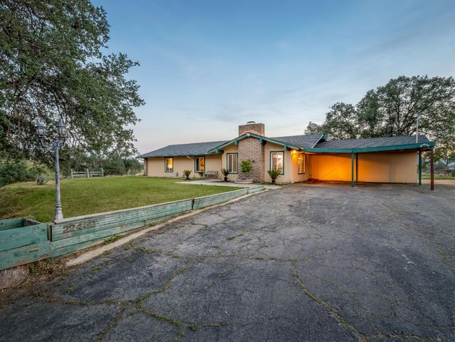 22452 Goldrush Lane, Clovis, CA 93619