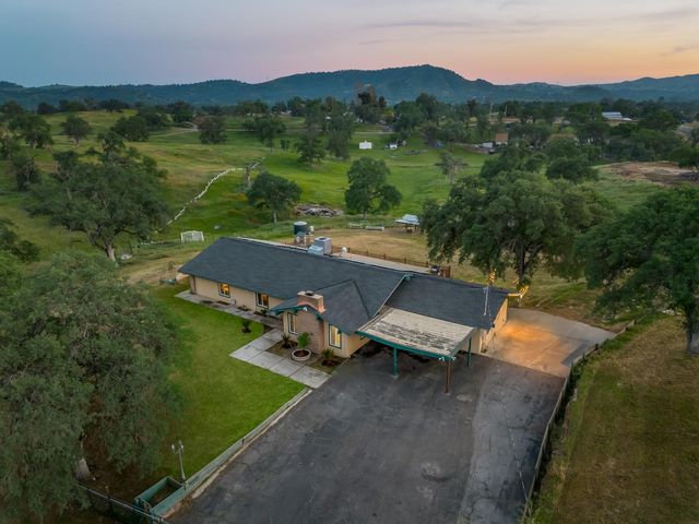 22452 Goldrush Lane, Clovis, CA 93619