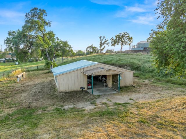 22452 Goldrush Lane, Clovis, CA 93619