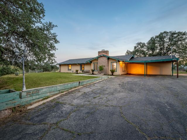 22452 Goldrush Lane, Clovis, CA 93619