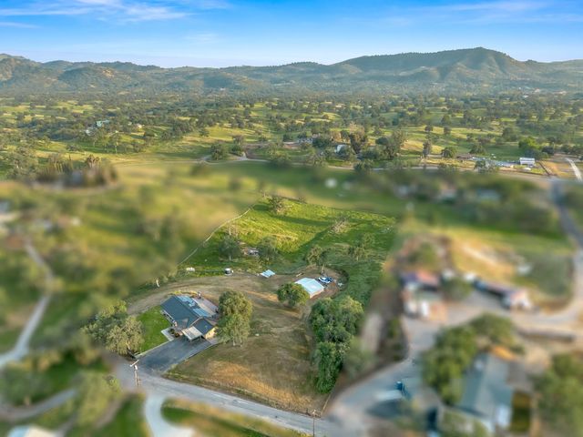 22452 Goldrush Lane, Clovis, CA 93619