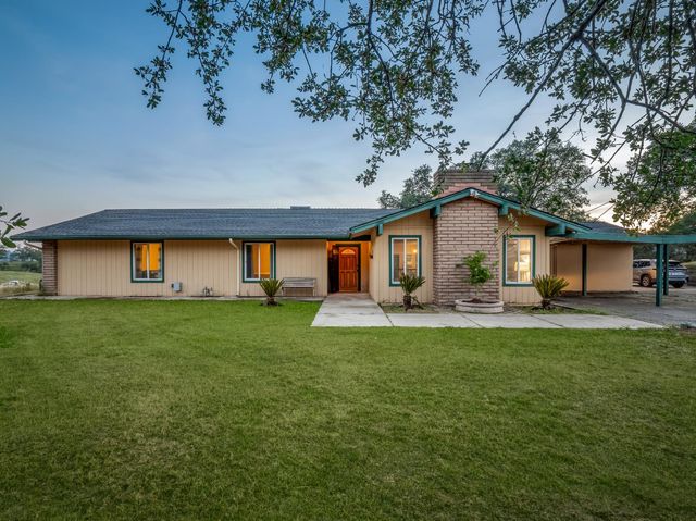 22452 Goldrush Lane, Clovis, CA 93619