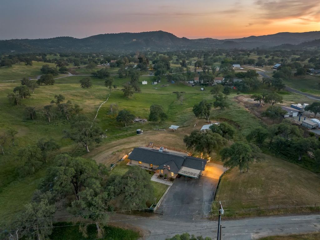 22452 Goldrush Lane, Clovis, CA 93619