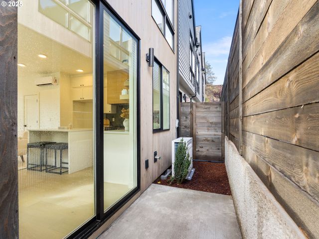 1911 Broadway St 3, Vancouver, WA 98663